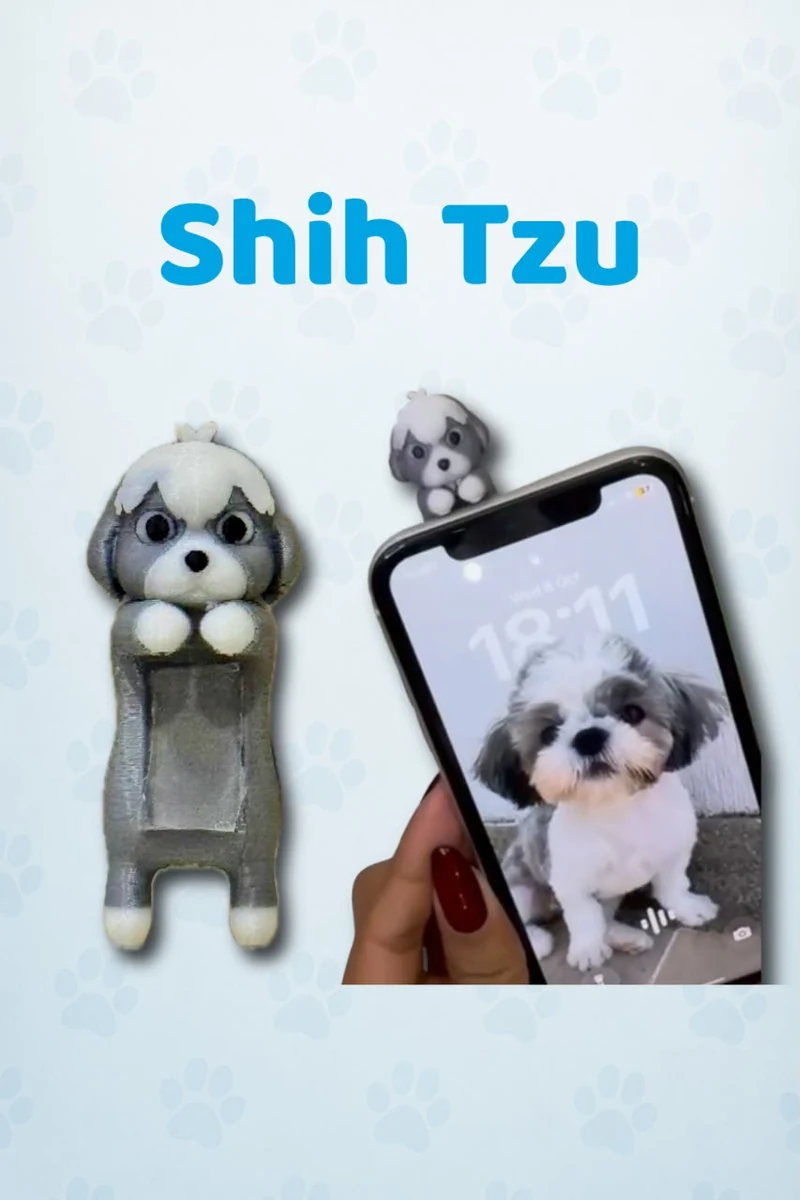 Accesorio 3D de Shih Tzu instalado en un celular junto a una foto de la raza